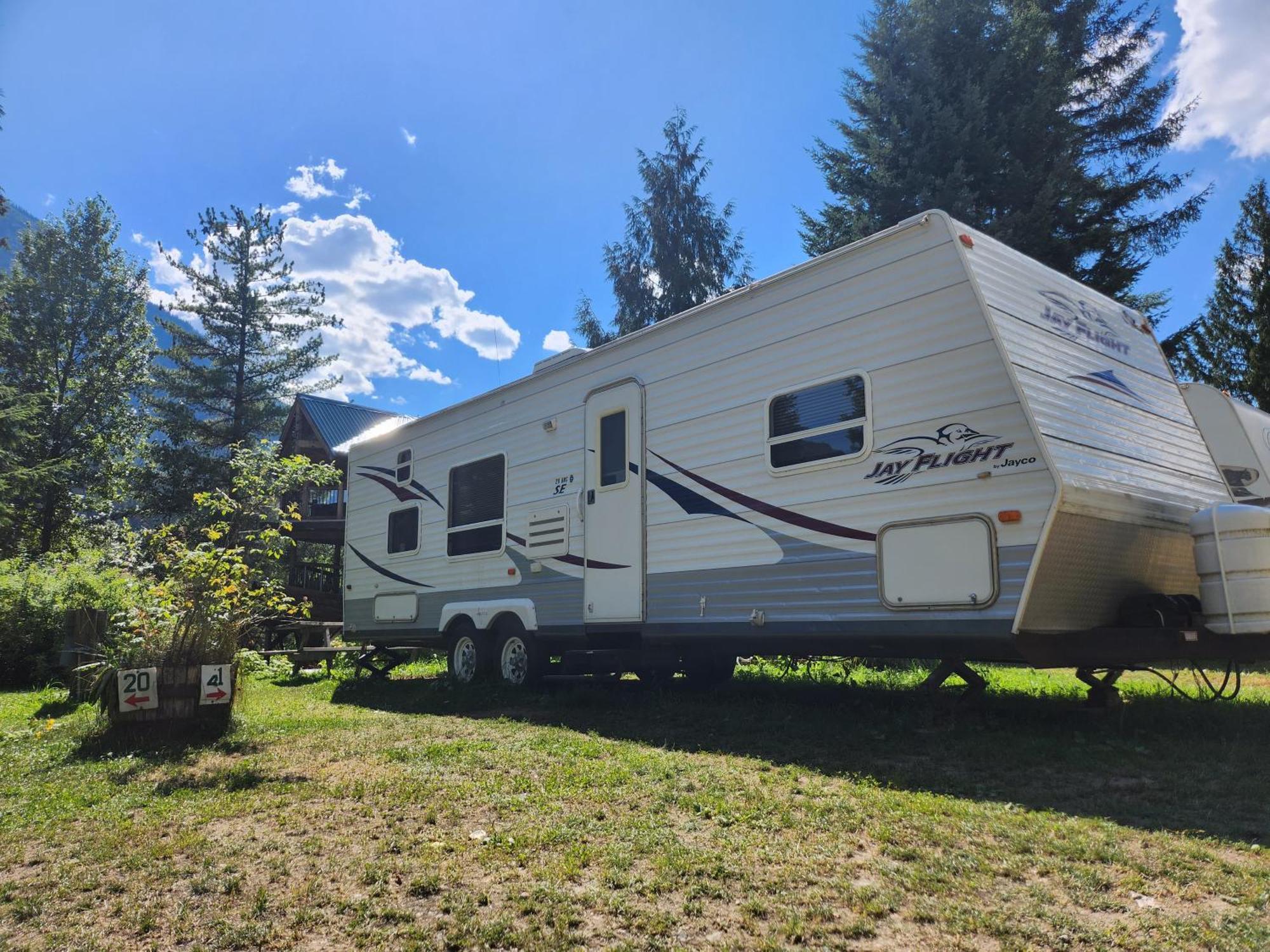 Noah'S Ark Campground Revelstoke Exterior foto