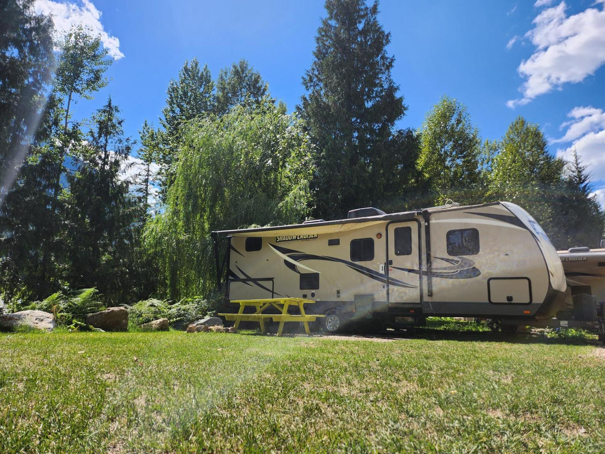 Noah'S Ark Campground Revelstoke Exterior foto