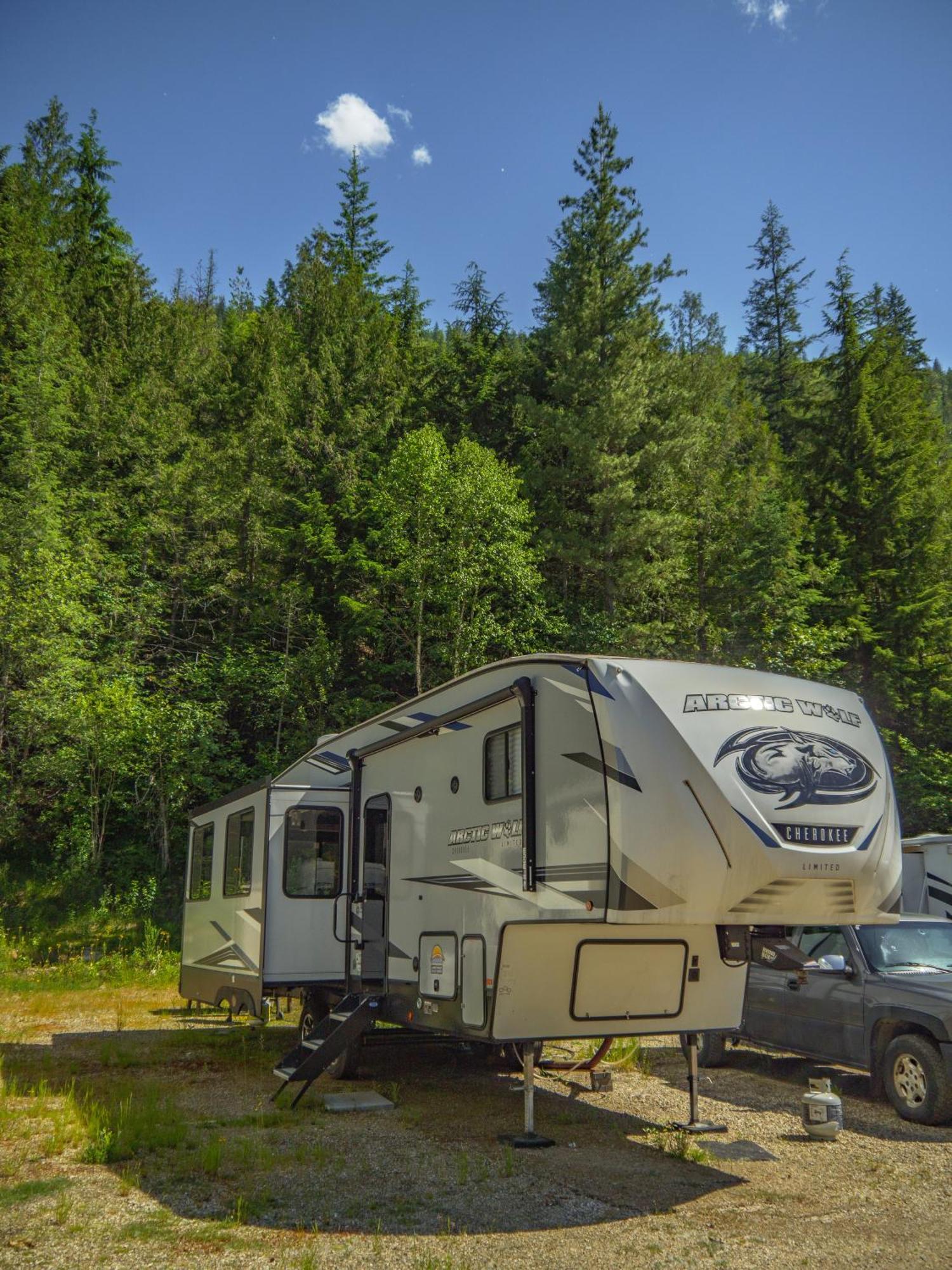 Noah'S Ark Campground Revelstoke Exterior foto